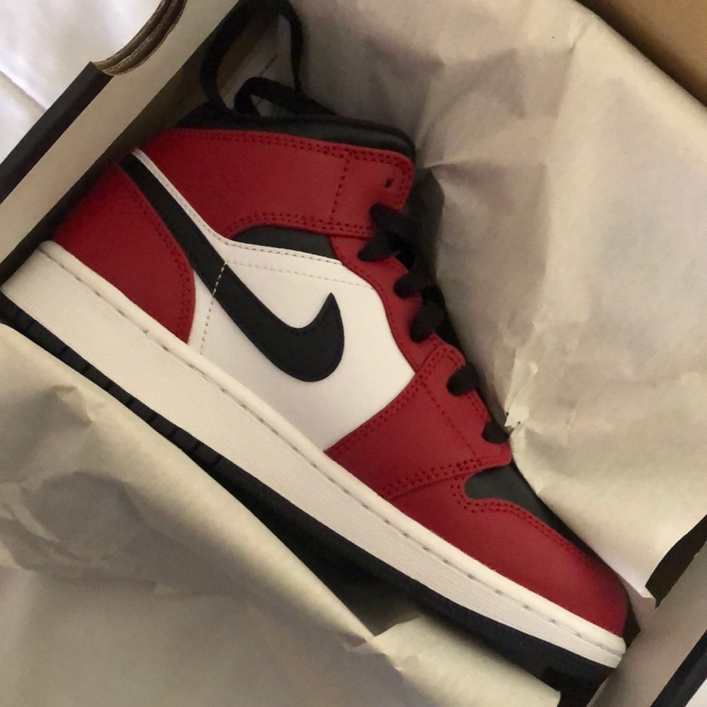Nike Air Jordan 1 mid GS
